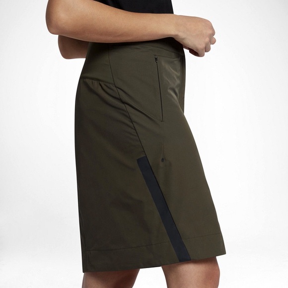 WOMENS NIKE BONDED SHIRT | OLIVE GREEN | NWT - Picture 2 of 6